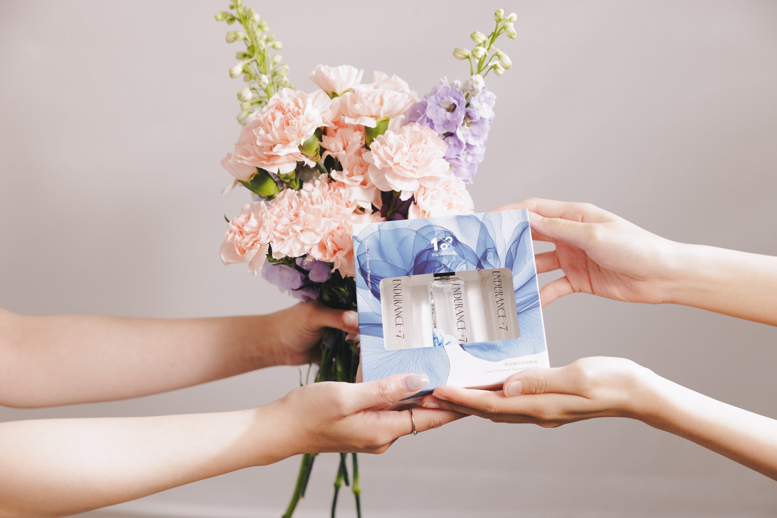 母親節康乃馨怎麼選？3種媽媽個性×色系搭配＋保鮮方法